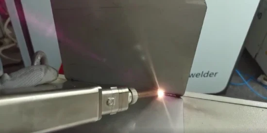 Saldatrice laser personalizzata da 1000 W per saldatrice portatile ad alta efficienza